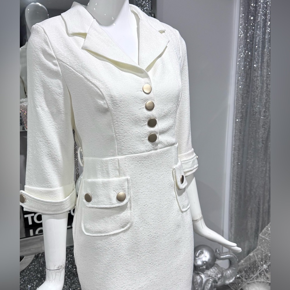 🆕🤍 Off-White Button-Down Dress - Picture 7 of 16